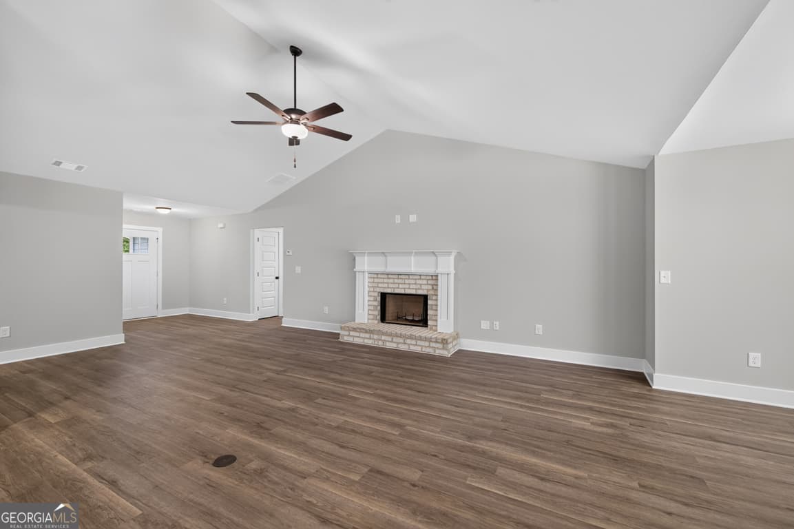 4 bedroom, 2.5 bathroom, 2,250 sq ft single family residence for sale at 1714 Highway 82 2, Winder, GA 30680 — photo 9