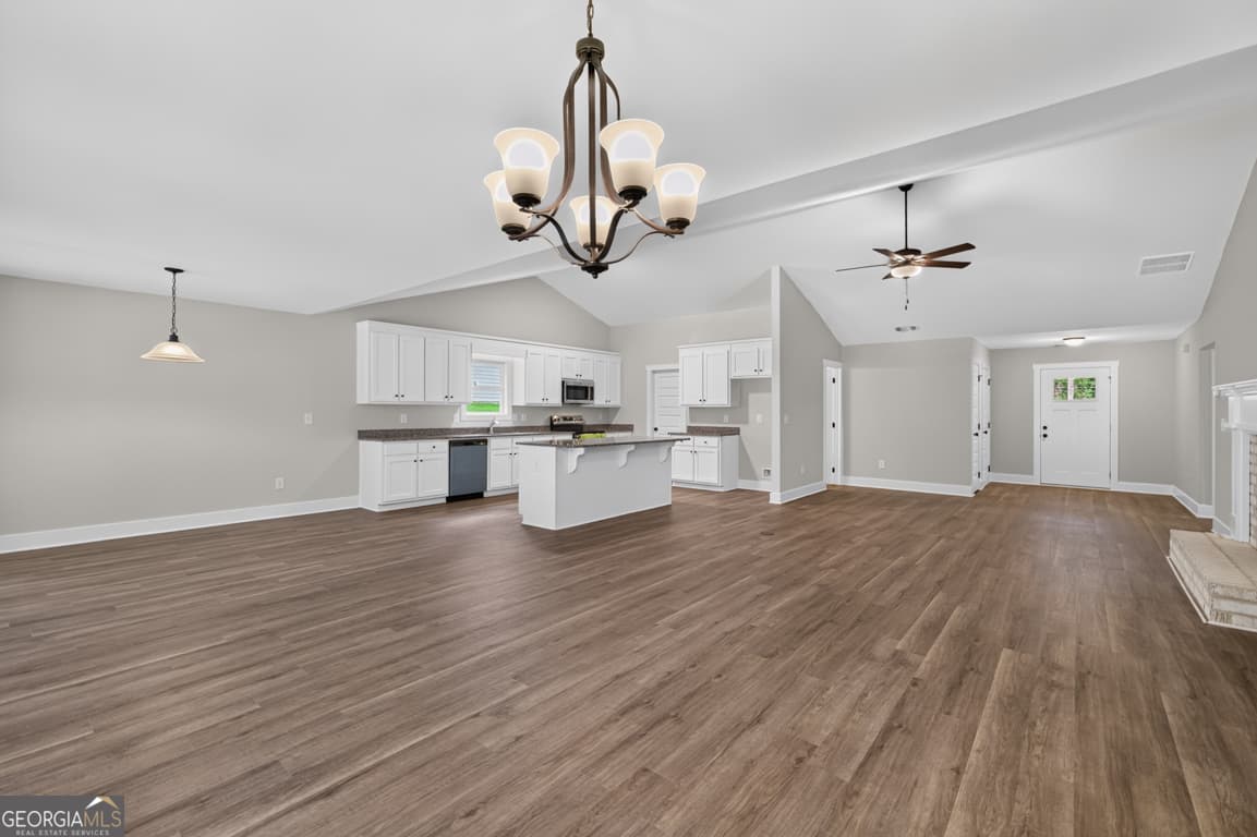 4 bedroom, 2.5 bathroom, 2,250 sq ft single family residence for sale at 1714 Highway 82 2, Winder, GA 30680 — photo 10