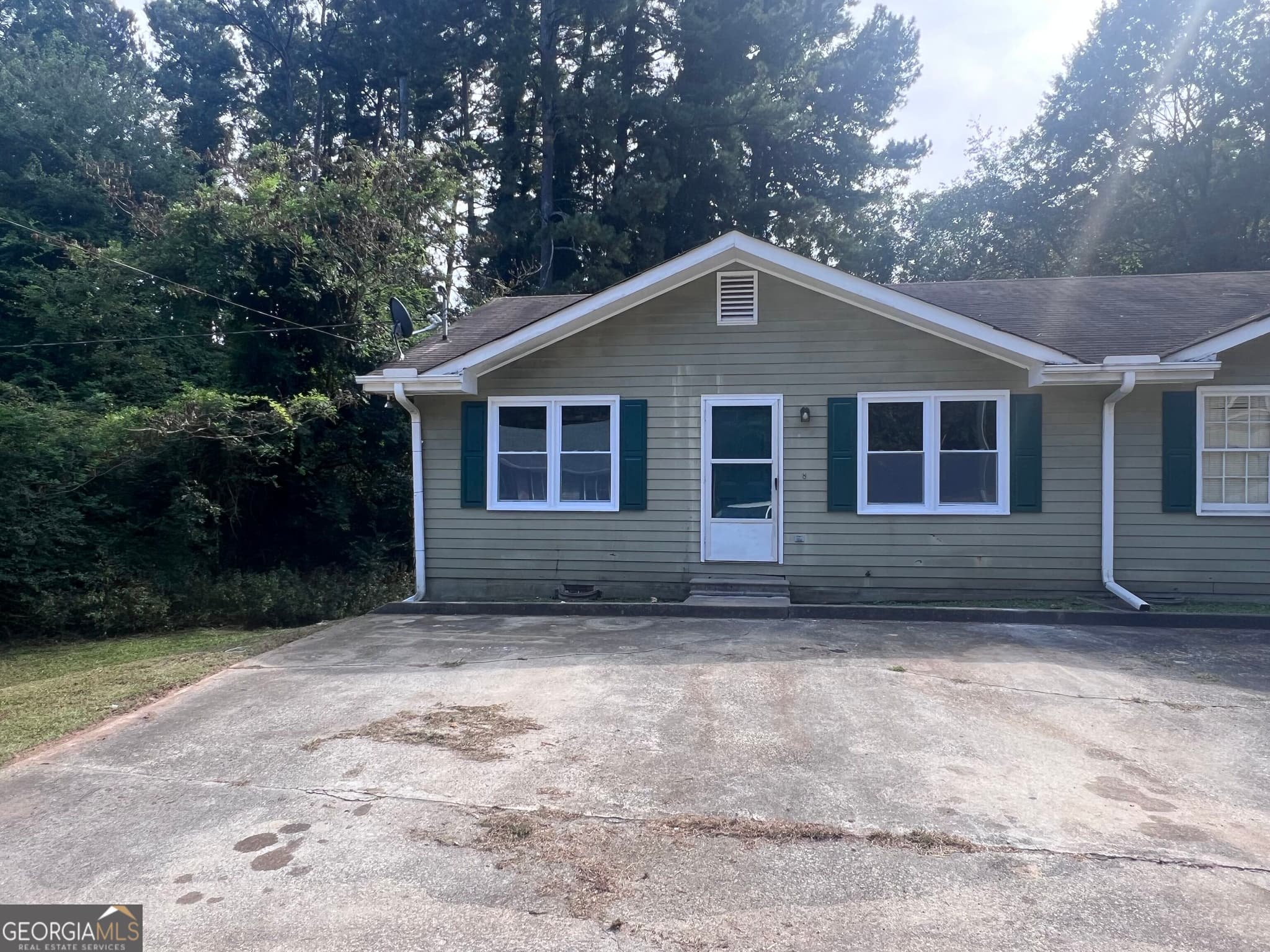 2 bedroom, 1 bathroom, 840 sq ft apartment for rent at 144 Colonial Drive, Toccoa, GA 30577 for $1,200 a month
