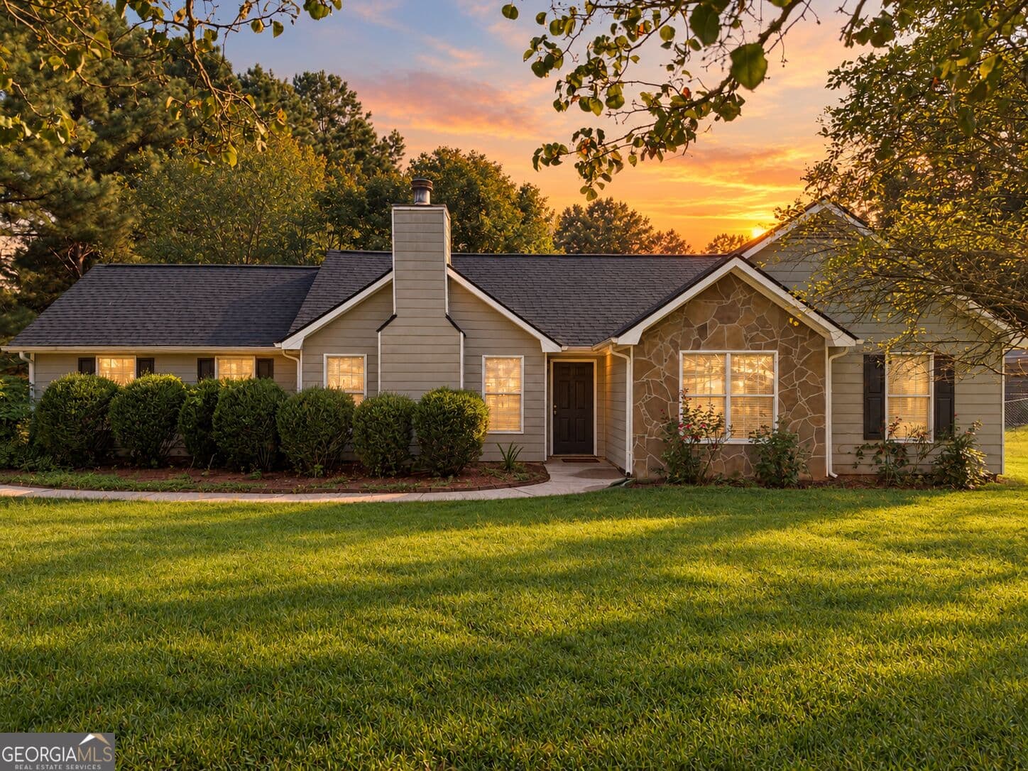 3 bedroom, 2 bathroom, 1,258 sq ft single family residence for sale at 111 Cranford Mill Drive, Newnan, GA 30265