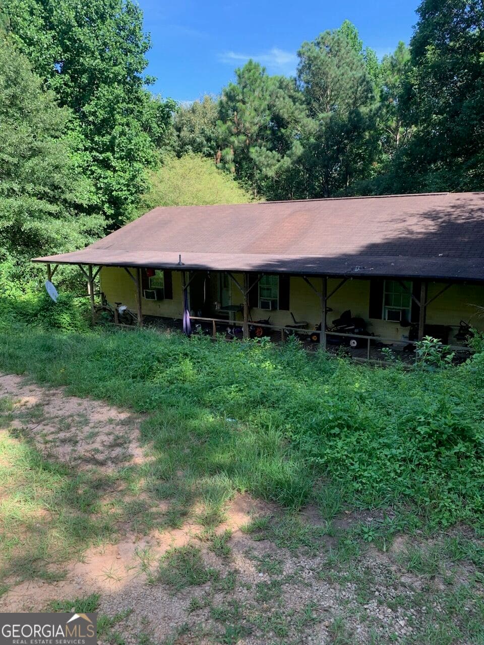 4 bedroom, 1 bathroom, 1,536 sq ft single family residence under contract at 200 County Road 539, Woodland, AL 36280