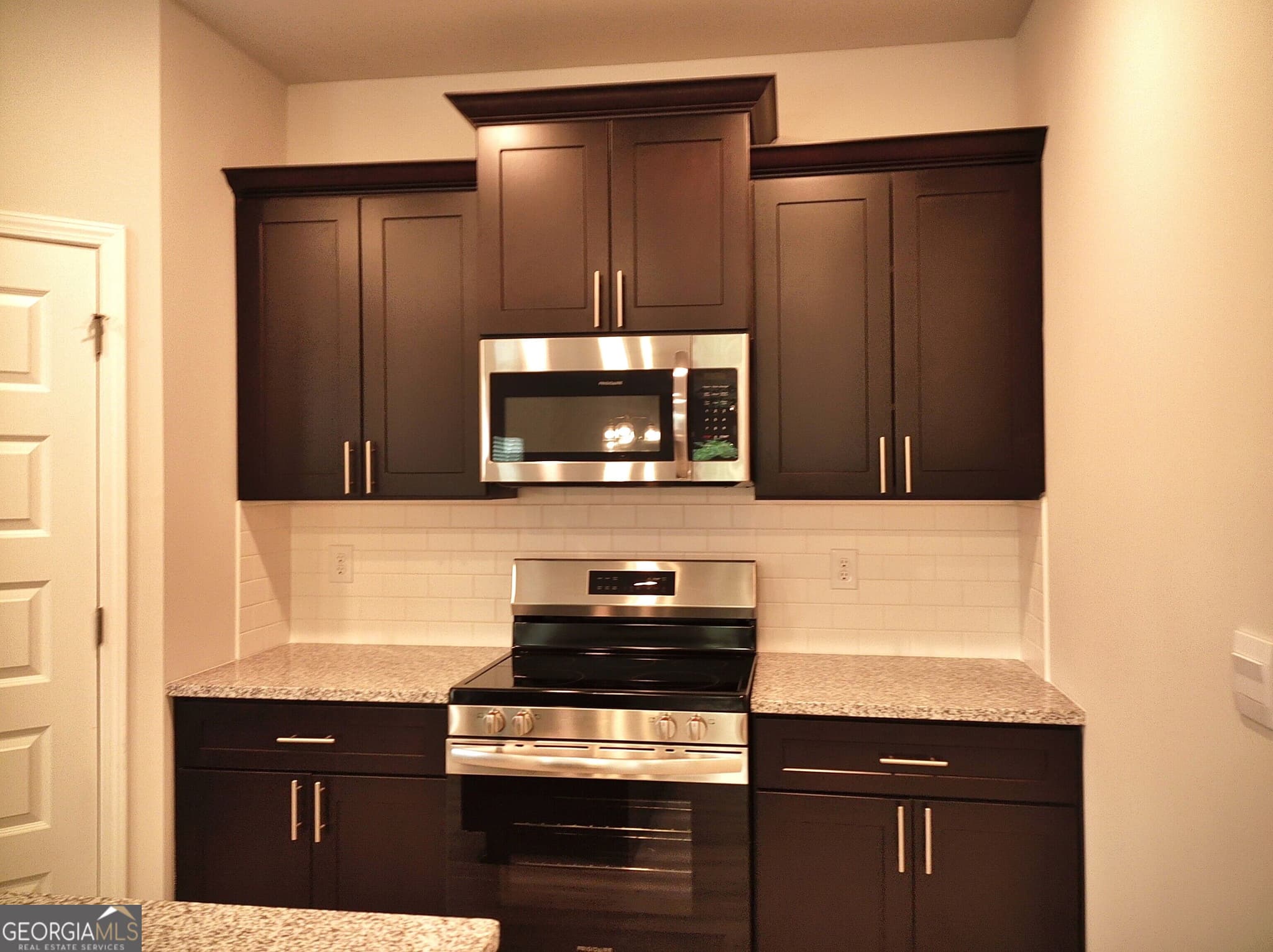 4 bedroom, 2.5 bathroom, 2,307 sq ft single family residence for sale at 1121 Barrington Place Way, Macon, GA 31220 — photo 6