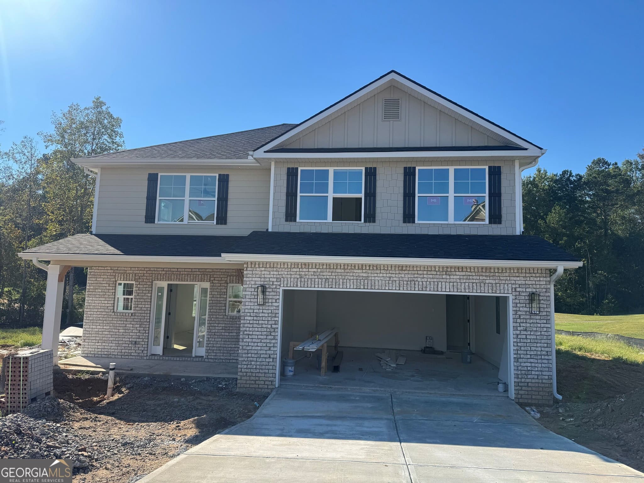 4 bedroom, 2.5 bathroom, 2,307 sq ft single family residence for sale at 1121 Barrington Place Way, Macon, GA 31220
