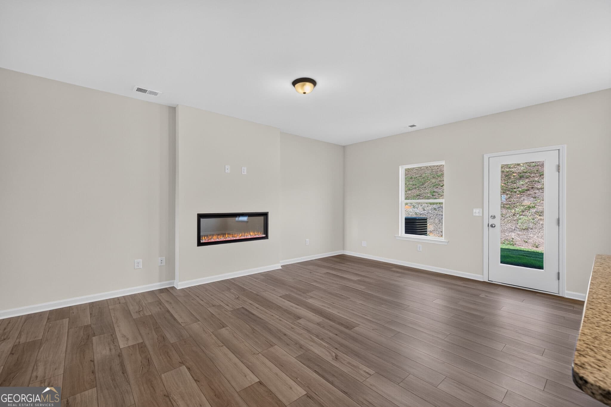 3 bedroom, 2.5 bathroom, 1,806 sq ft townhouse for sale at 1026 Stiles Circle 14, Cartersville, GA 30120 — photo 6