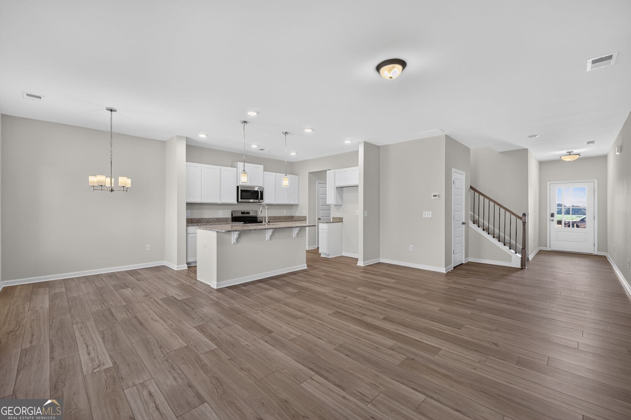 3 bedroom, 2.5 bathroom, 1,806 sq ft townhouse for sale at 1026 Stiles Circle 14, Cartersville, GA 30120 — photo 9