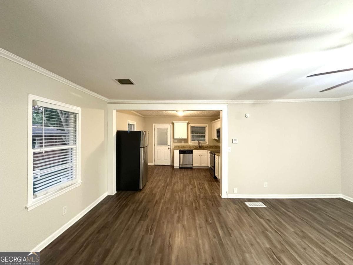 2 bedroom, 1 bathroom, 925 sq ft single family residence for sale at 2239 Nelms Drive, Atlanta, GA 30315 — photo 3
