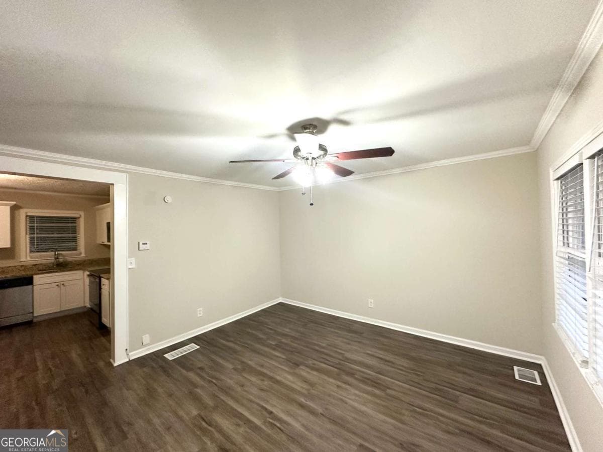 2 bedroom, 1 bathroom, 925 sq ft single family residence for sale at 2239 Nelms Drive, Atlanta, GA 30315 — photo 4