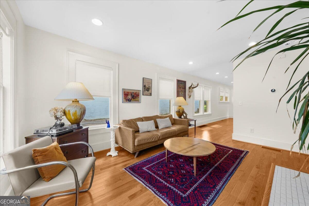 2 bedroom, 2 bathroom, 1,160 sq ft single family residence for sale at 87 Warren Street, Atlanta, GA 30317 — photo 5