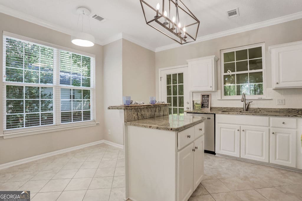 5 bedroom, 3.5 bathroom, 2,595 sq ft single family residence for sale at 210 Brown Thrush Road, Savannah, GA 31419 — photo 10