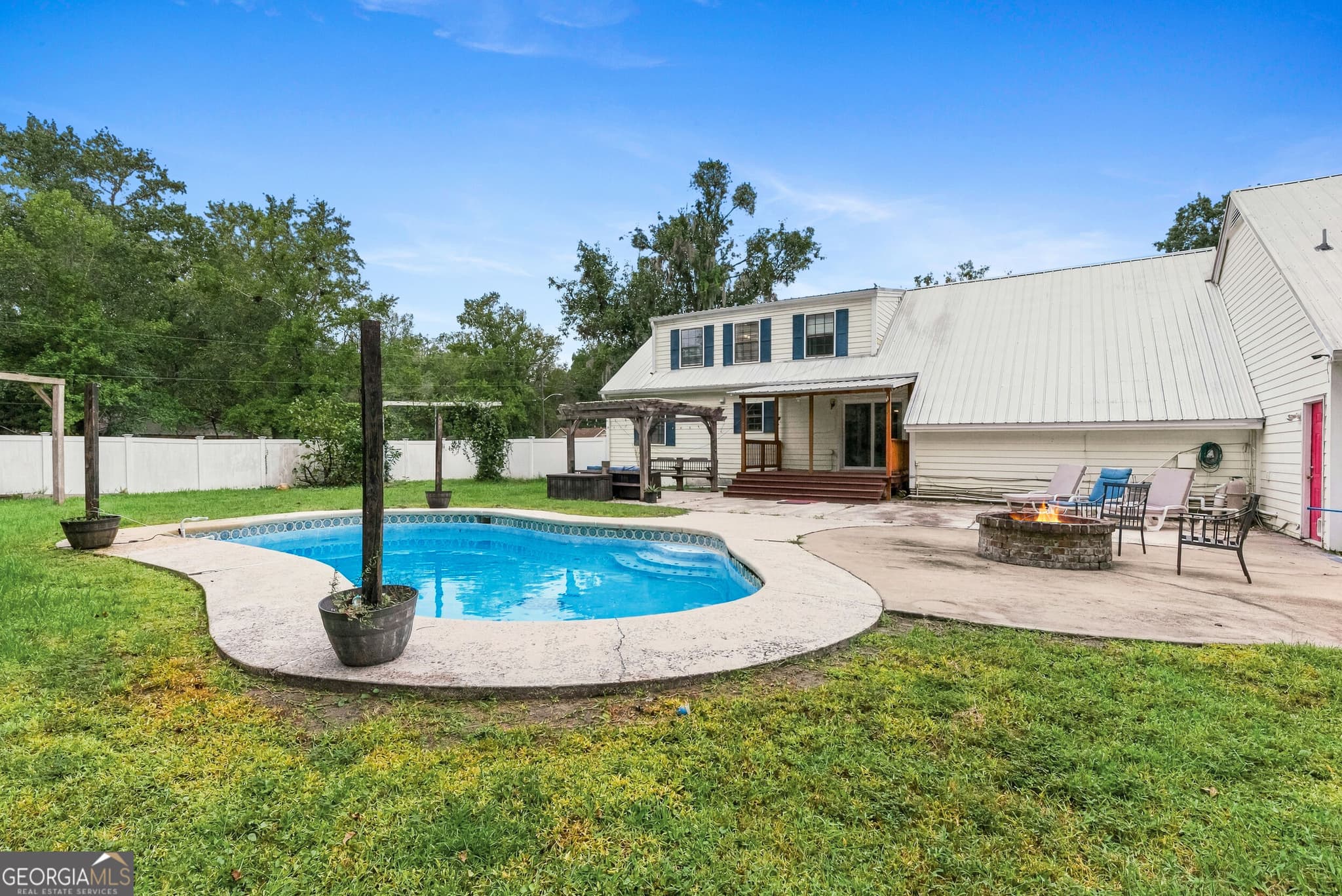 4 bedroom, 2 bathroom, 2,744 sq ft single family residence for sale at 700 E Bay Avenue, Kingsland, GA 31548 — photo 8