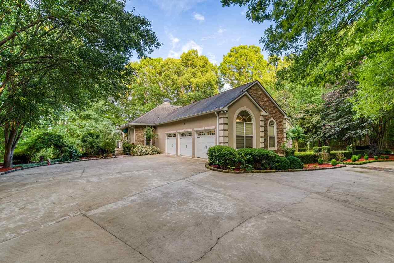 6 bedroom, 4.5 bathroom, 5,924 sq ft single family residence for sale at 186 Hoot Owl Lane, Eatonton, GA 31024 — photo 6