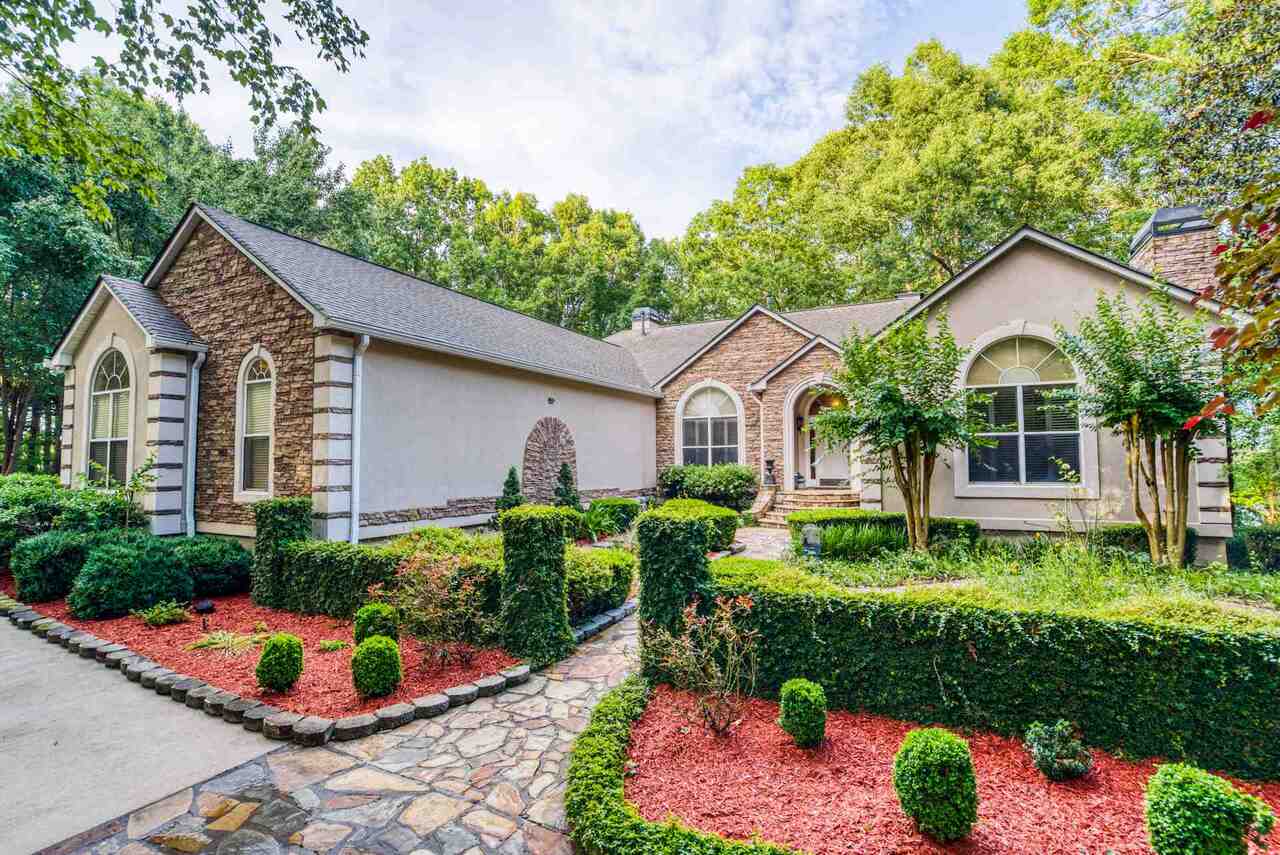 6 bedroom, 4.5 bathroom, 5,924 sq ft single family residence for sale at 186 Hoot Owl Lane, Eatonton, GA 31024