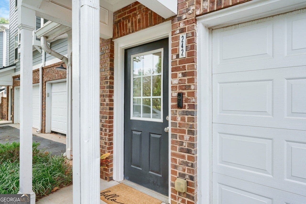 2 bedroom, 2 bathroom, 1,172 sq ft townhouse for sale at 242 Carlyle Park Drive, Atlanta, GA 30307 — photo 2