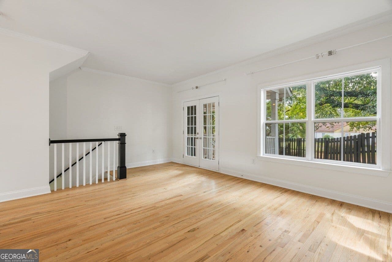 2 bedroom, 2 bathroom, 1,172 sq ft townhouse for sale at 242 Carlyle Park Drive, Atlanta, GA 30307 — photo 6
