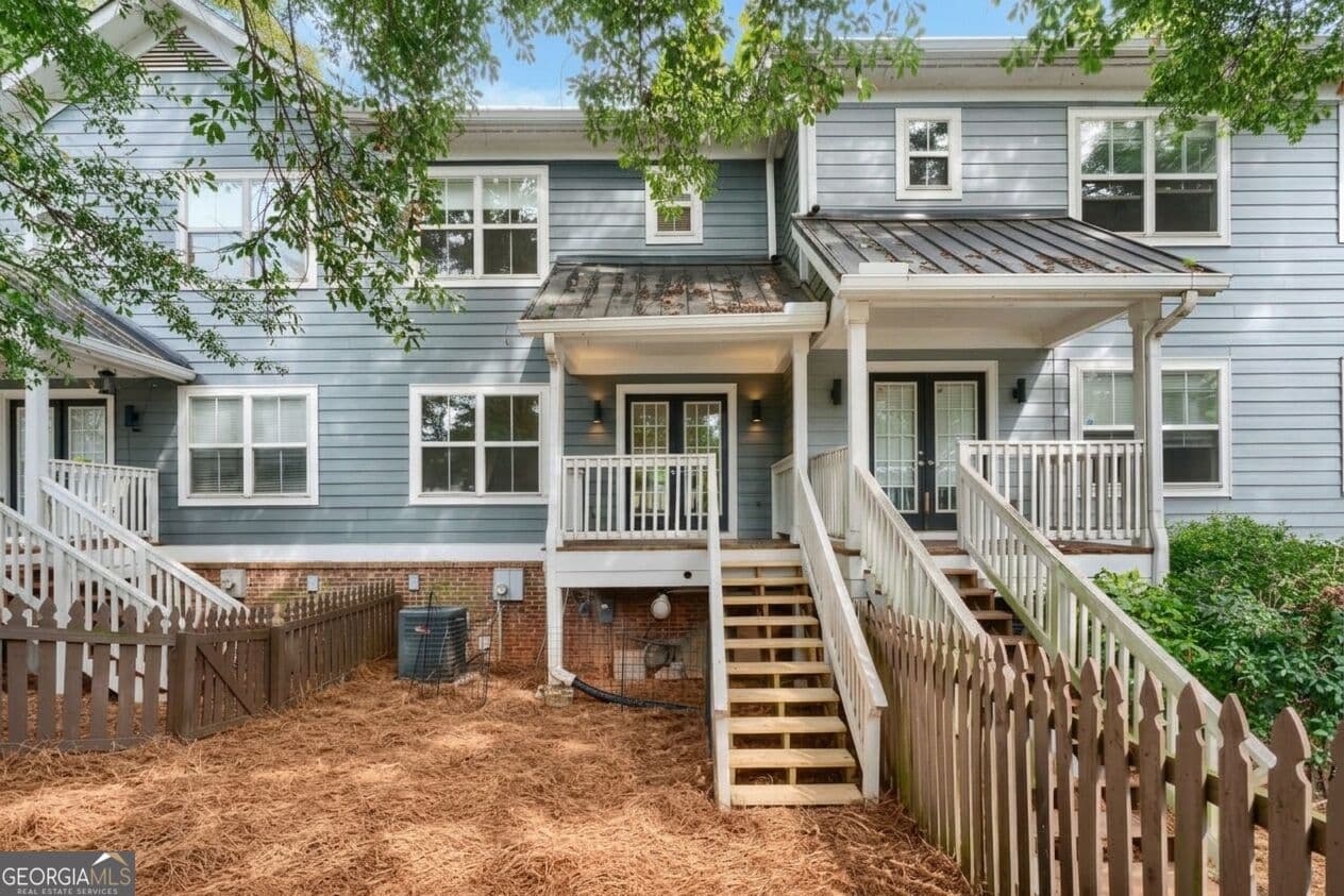 2 bedroom, 2 bathroom, 1,172 sq ft townhouse for sale at 242 Carlyle Park Drive, Atlanta, GA 30307 — photo 3