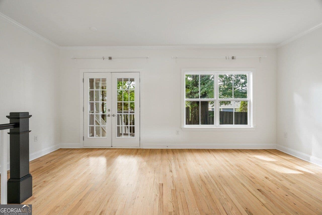 2 bedroom, 2 bathroom, 1,172 sq ft townhouse for sale at 242 Carlyle Park Drive, Atlanta, GA 30307 — photo 5