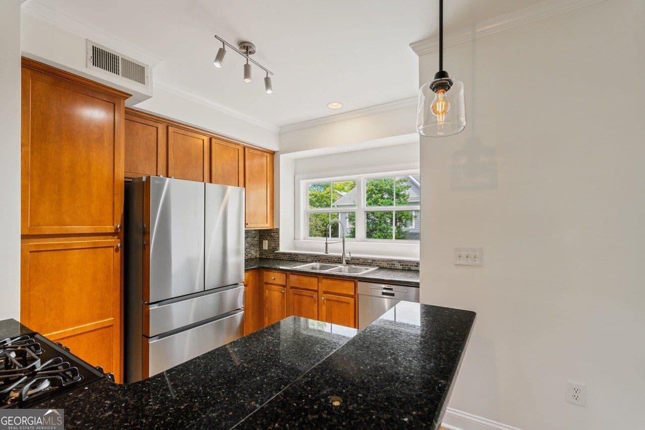 2 bedroom, 2 bathroom, 1,172 sq ft townhouse for sale at 242 Carlyle Park Drive, Atlanta, GA 30307 — photo 9