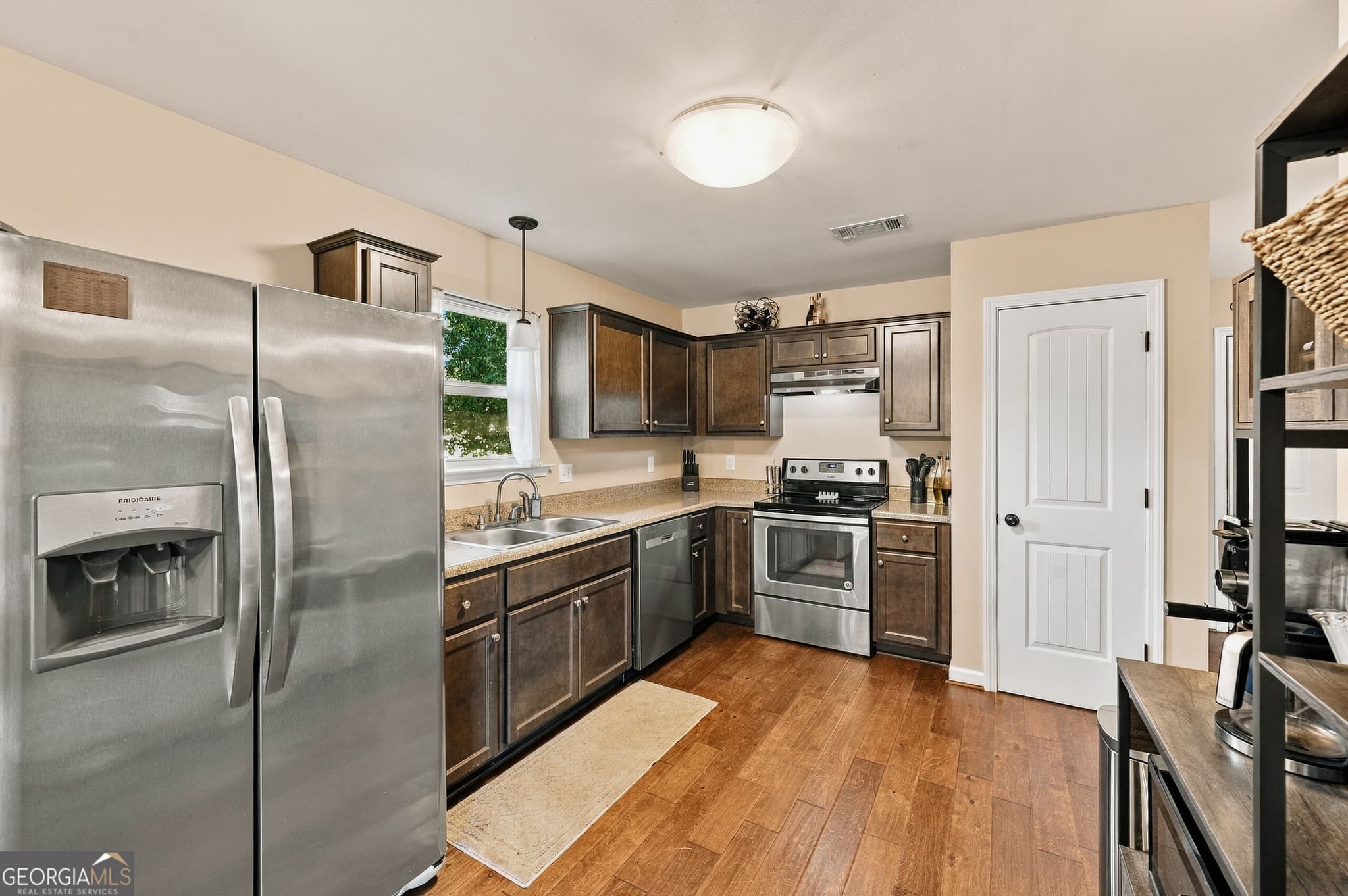 3 bedroom, 2.5 bathroom, 1,438 sq ft single family residence for sale at 408 Mossy Lane, Gray, GA 31032 — photo 8