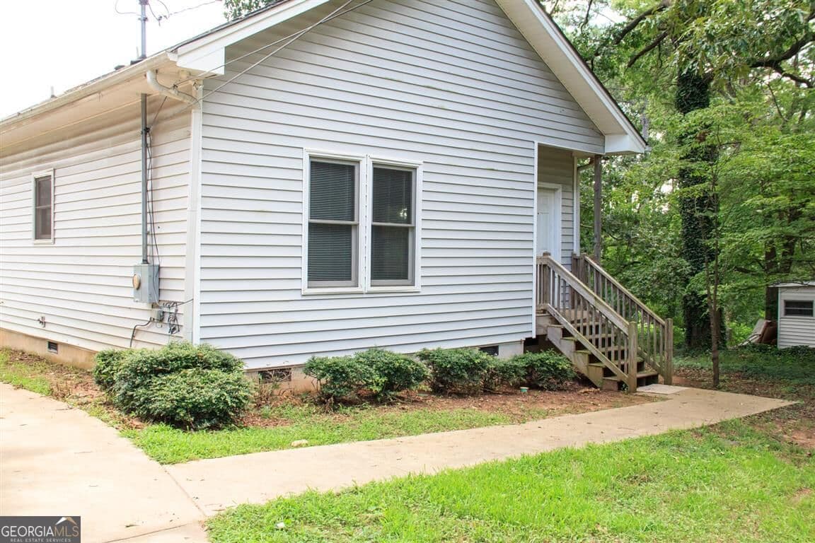 4 bedroom, 2 bathroom, 1,288 sq ft single family residence for sale at 1819 Willis Mill Road, Atlanta, GA 30311 — photo 1 of 11
