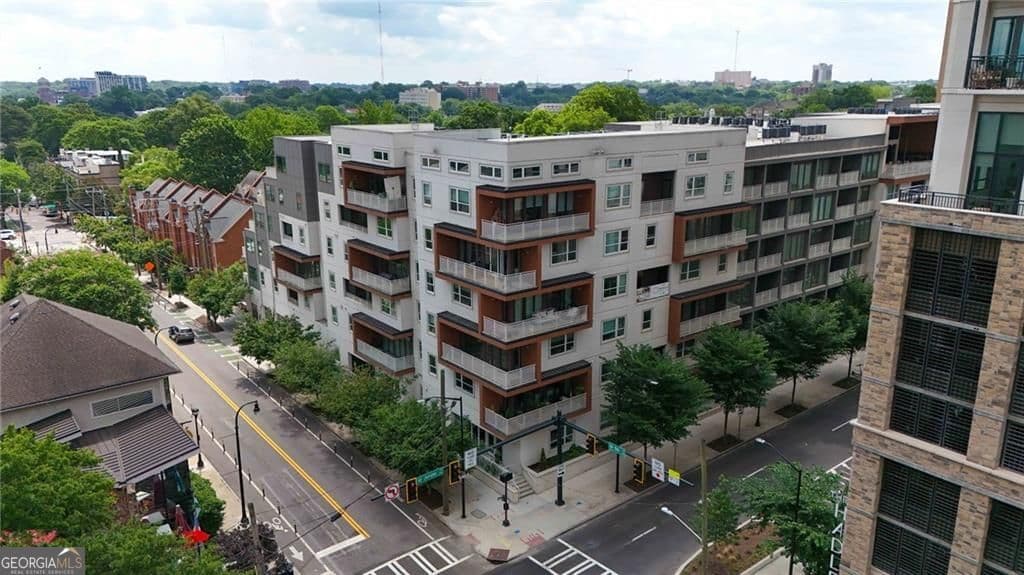 1 bedroom, 1 bathroom, 834 sq ft condominium for sale at 775 Juniper Street 208, Atlanta, GA 30308 — photo 2