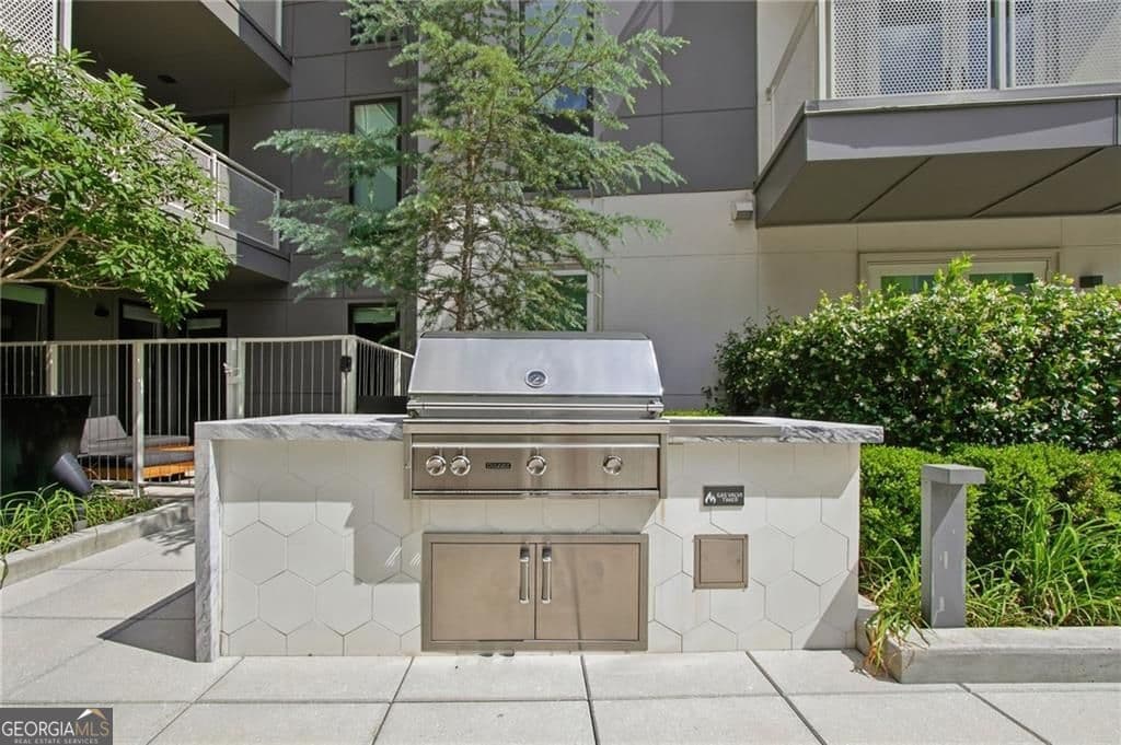 1 bedroom, 1 bathroom, 834 sq ft condominium for sale at 775 Juniper Street 208, Atlanta, GA 30308 — photo 7