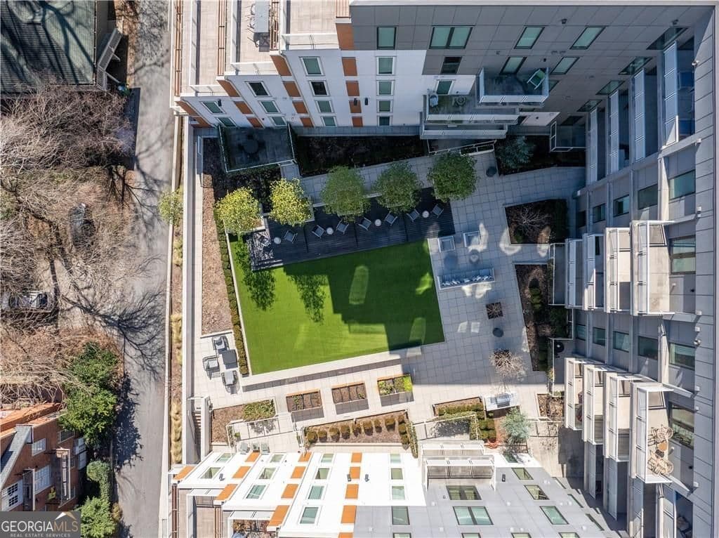1 bedroom, 1 bathroom, 834 sq ft condominium for sale at 775 Juniper Street 208, Atlanta, GA 30308 — photo 4