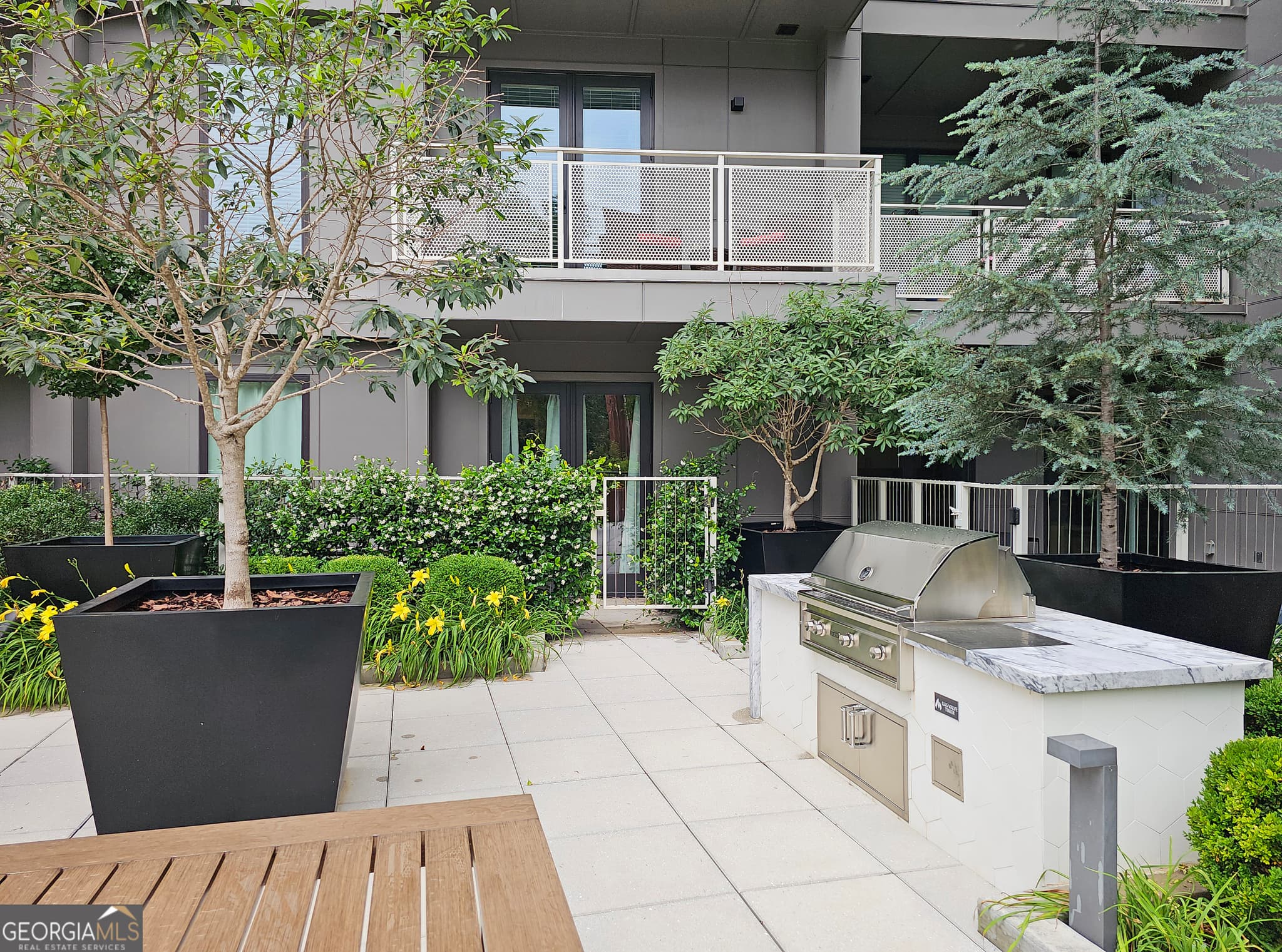 1 bedroom, 1 bathroom, 834 sq ft condominium for sale at 775 Juniper Street 208, Atlanta, GA 30308 — photo 8
