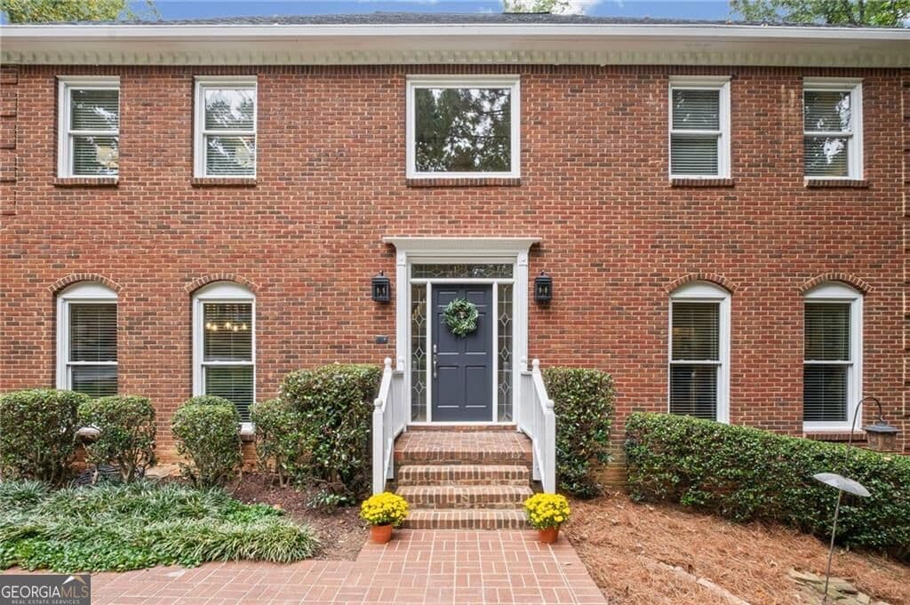 5 bedroom, 3.5 bathroom, 4,673 sq ft single family residence for sale at 4692 Monticello Circle, Marietta, GA 30066 — photo 8