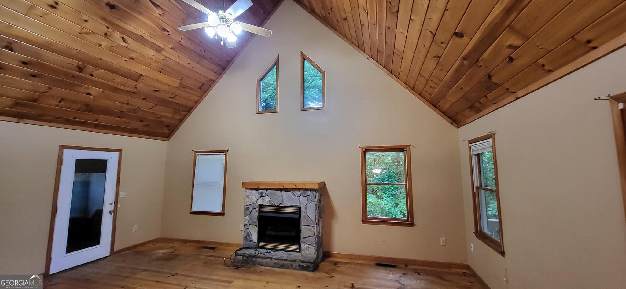 3 bedroom, 3 bathroom, 2,366 sq ft single family residence for sale at 278 N Lake Drive, Ellijay, GA 30536 — photo 9