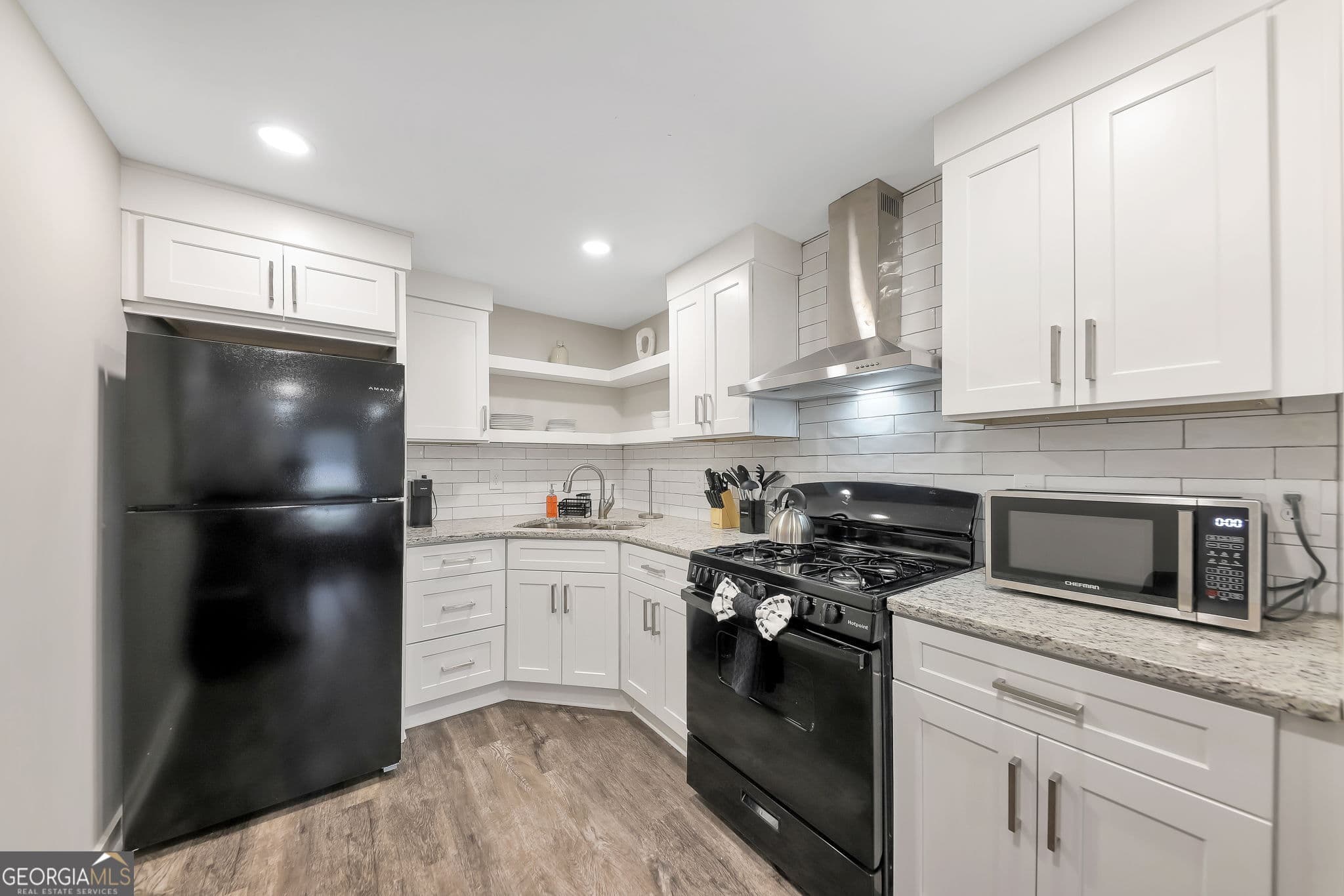 2 bedroom, 1 bathroom, 700 sq ft apartment for rent at 243 Georgia Avenue APT B, Bremen, GA 30110 for $2,600 a month — photo 3