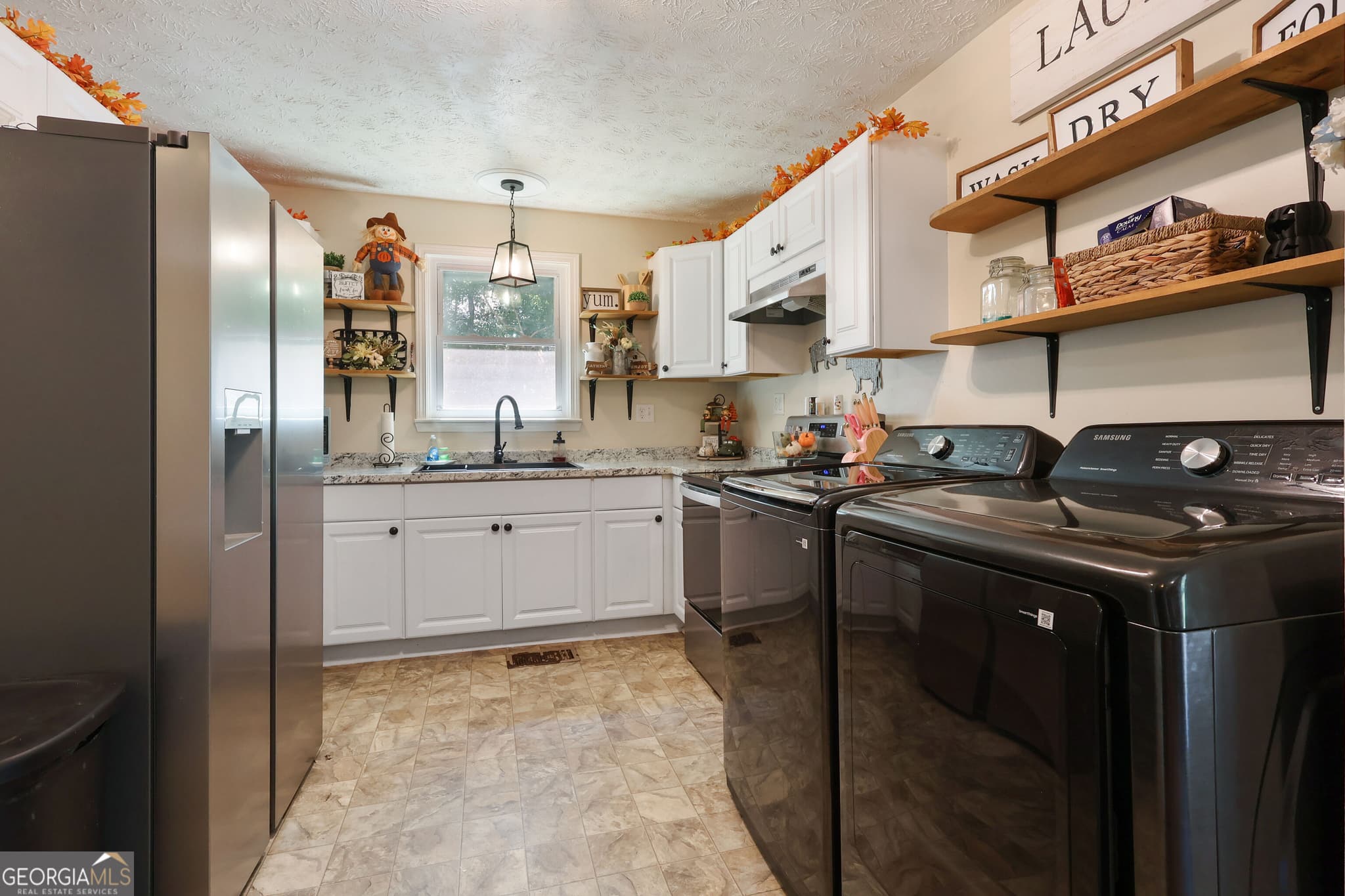 2 bedroom, 1 bathroom, 1,092 sq ft single family residence for sale at 24 Shady Lane, Jackson, GA 30233 — photo 7