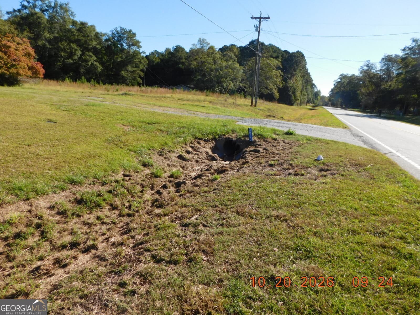3 bedroom, 2 bathroom, 1,880 sq ft single family residence for sale at 3020 Crest Hwy, Thomaston, GA 30286 — photo 2