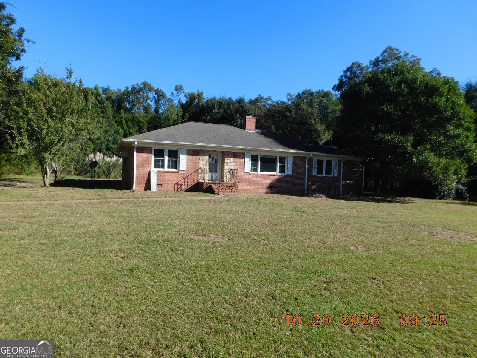 3 bedroom, 2 bathroom, 1,880 sq ft single family residence for sale at 3020 Crest Hwy, Thomaston, GA 30286