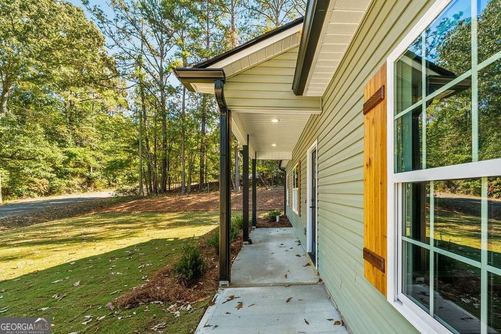 3 bedroom, 2 bathroom, 1,320 sq ft single family residence for sale at 652 Harris Circle, Cedartown, GA 30125 — photo 3
