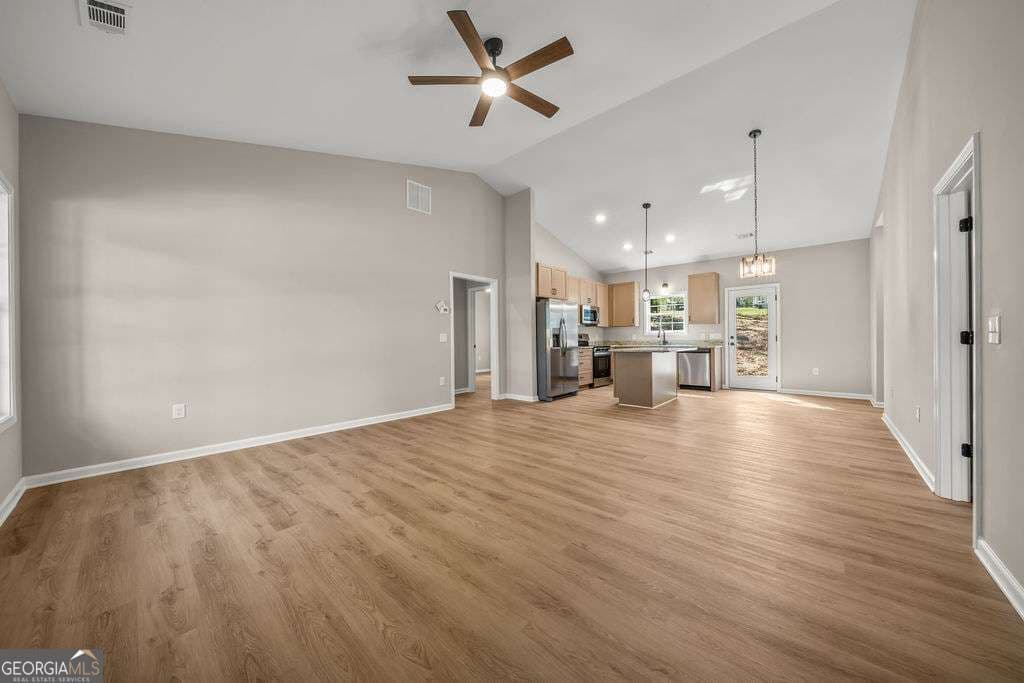 3 bedroom, 2 bathroom, 1,320 sq ft single family residence for sale at 652 Harris Circle, Cedartown, GA 30125 — photo 9