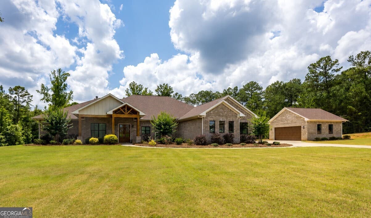 4 bedroom, 3.5 bathroom, 3,902 sq ft single family residence for sale at 1187 Josey Road, Forsyth, GA 31029 — photo 3