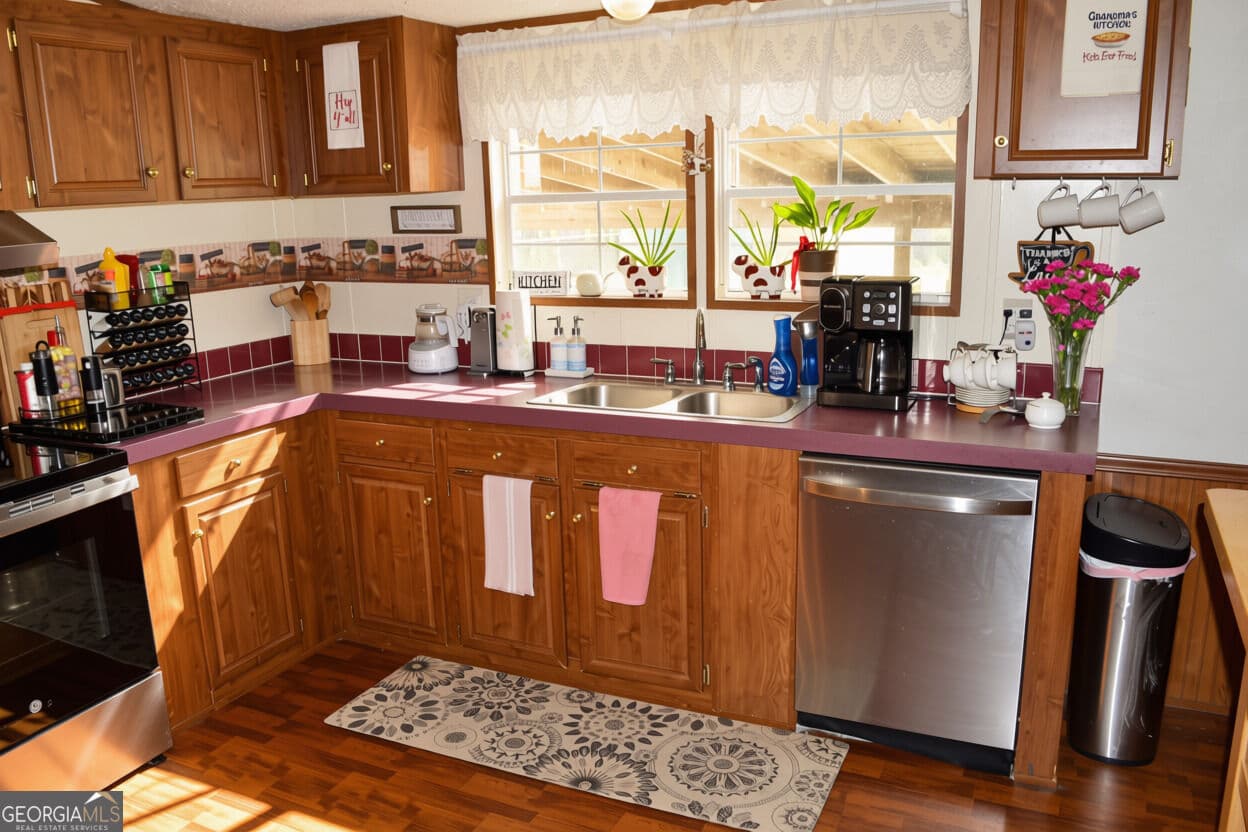 4 bedroom, 2 bathroom, 1,664 sq ft single family residence for sale at 182 McGinty Road, Moultrie, GA 31768 — photo 10