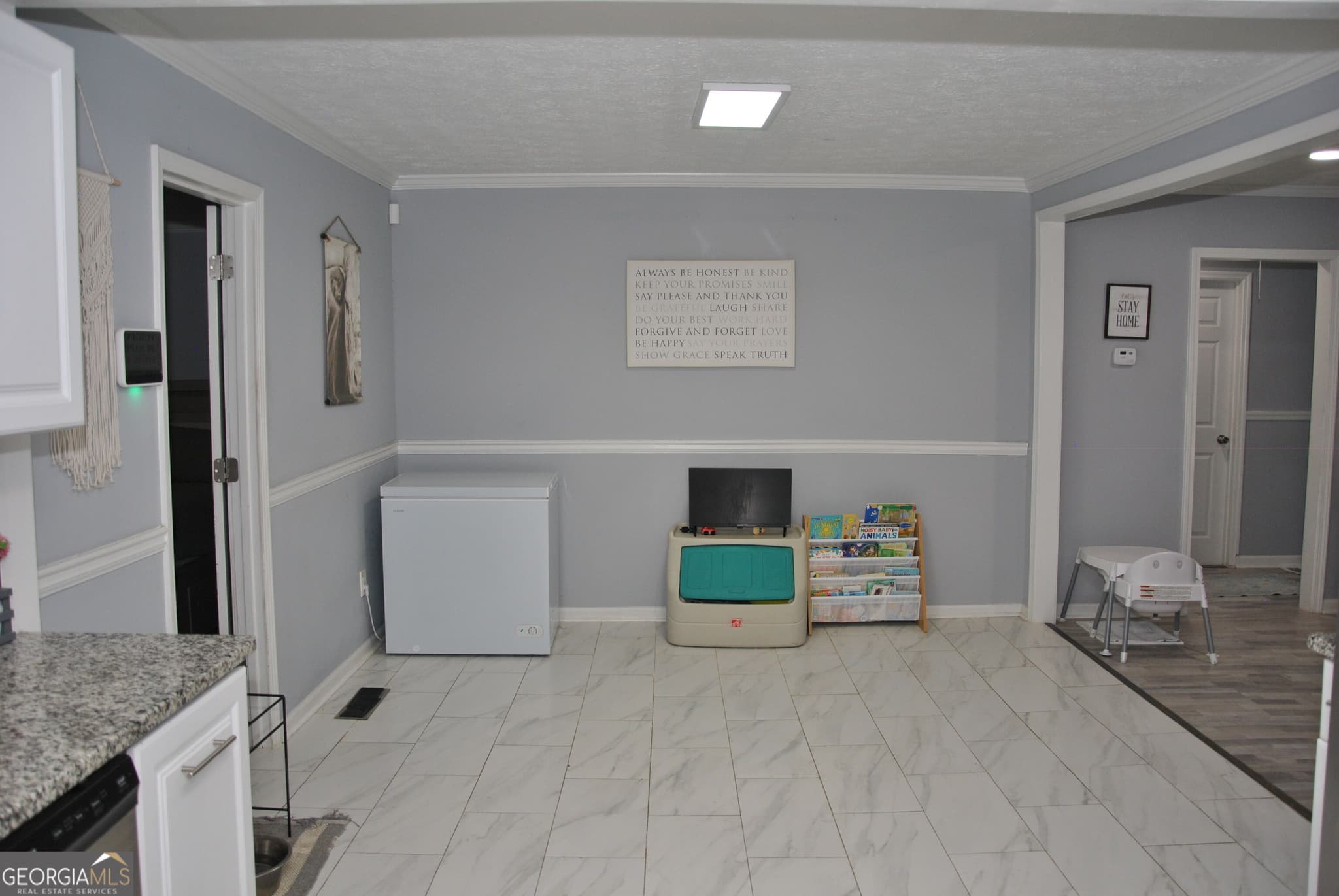 3 bedroom, 2 bathroom, 1,520 sq ft single family residence for sale at 579 Lynmore Avenue, Macon, GA 31206 — photo 8