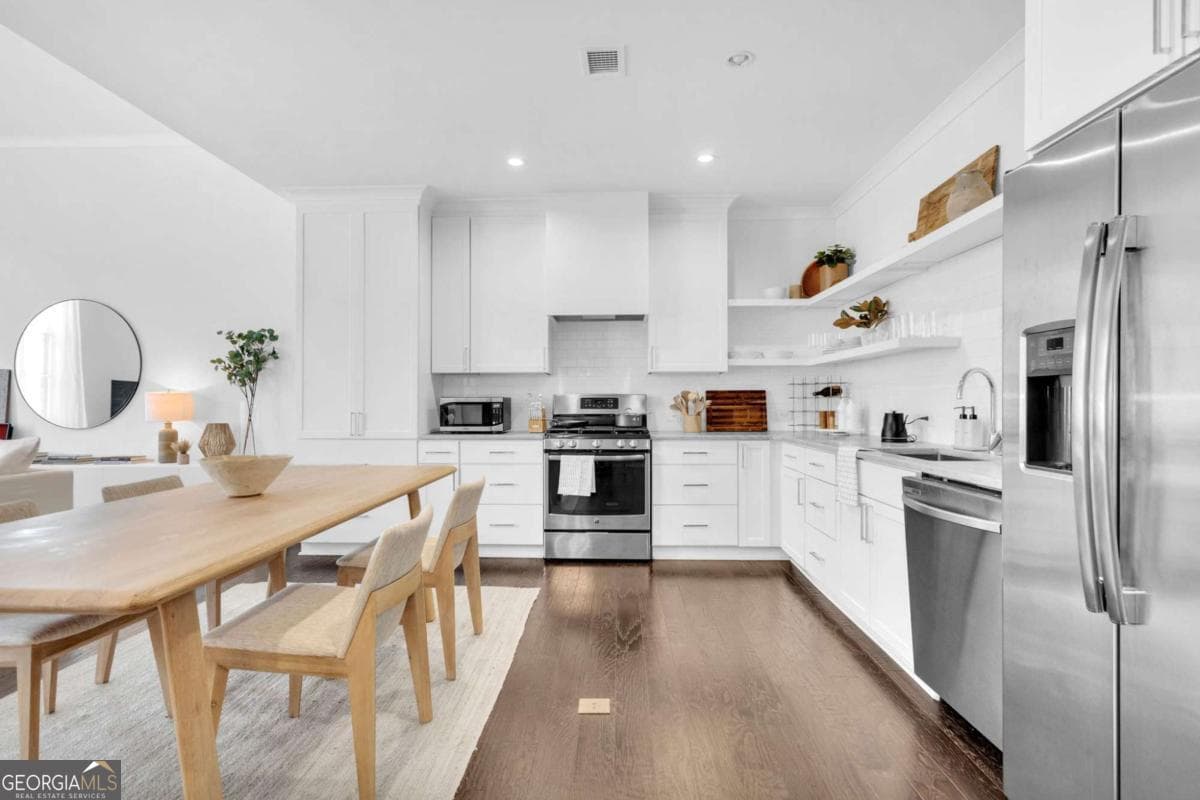 1 bedroom, 1 bathroom, 892 sq ft loft,condominium for sale at 10625 Serenbe Lane 206, Chattahoochee Hills, GA 30268 — photo 7