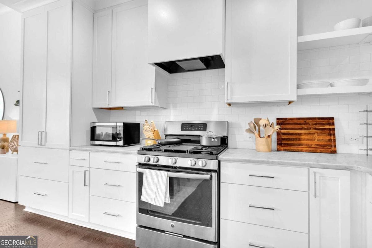 1 bedroom, 1 bathroom, 892 sq ft loft,condominium for sale at 10625 Serenbe Lane 206, Chattahoochee Hills, GA 30268 — photo 8