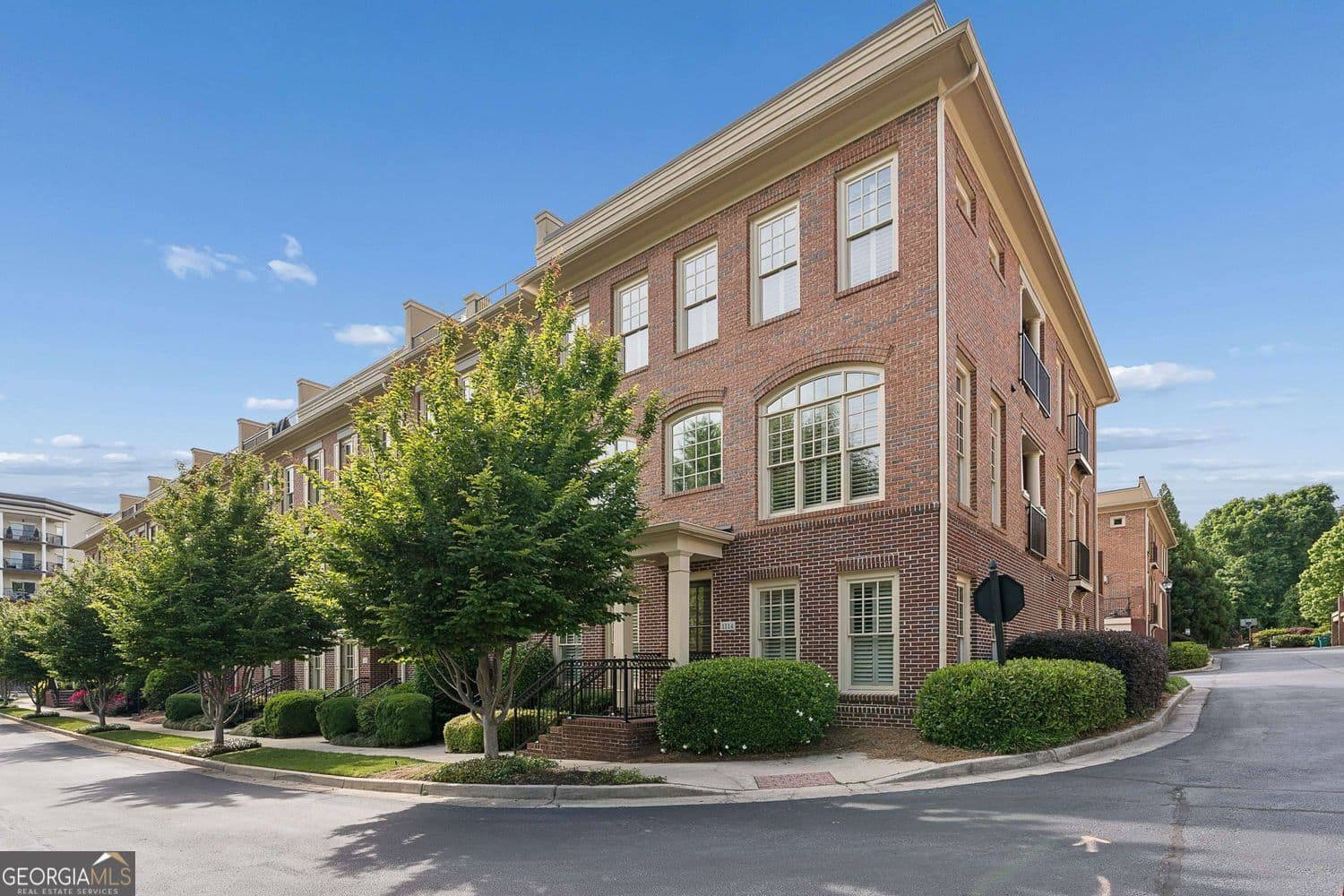4 bedroom, 4.5 bathroom, 3,326 sq ft townhouse sold at 1114 River Vista Drive, Atlanta, GA 30339