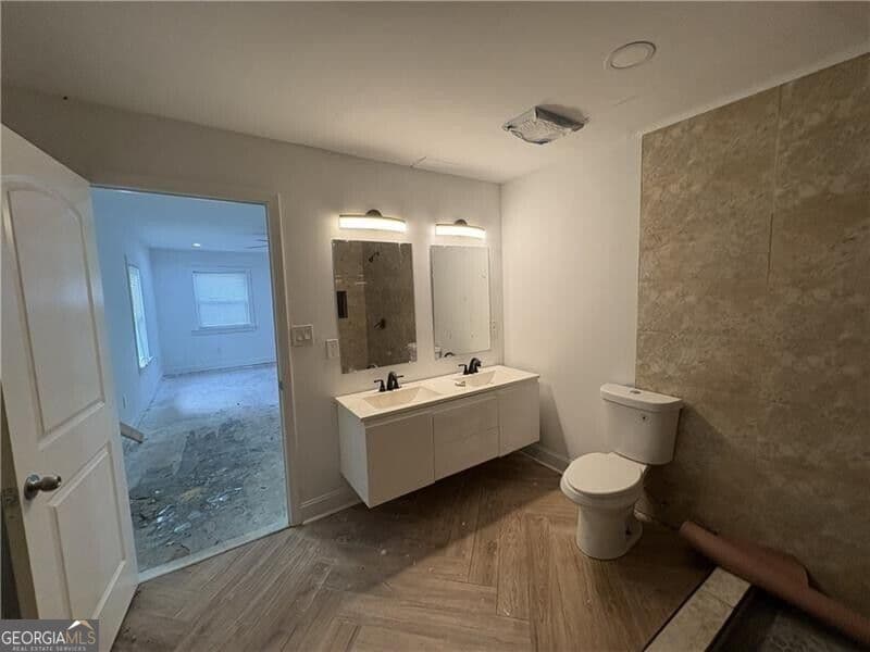 3 bedroom, 2 bathroom, 1,304 sq ft single family residence for sale at 1658 M L King Jr Drive, Atlanta, GA 30314 — photo 3