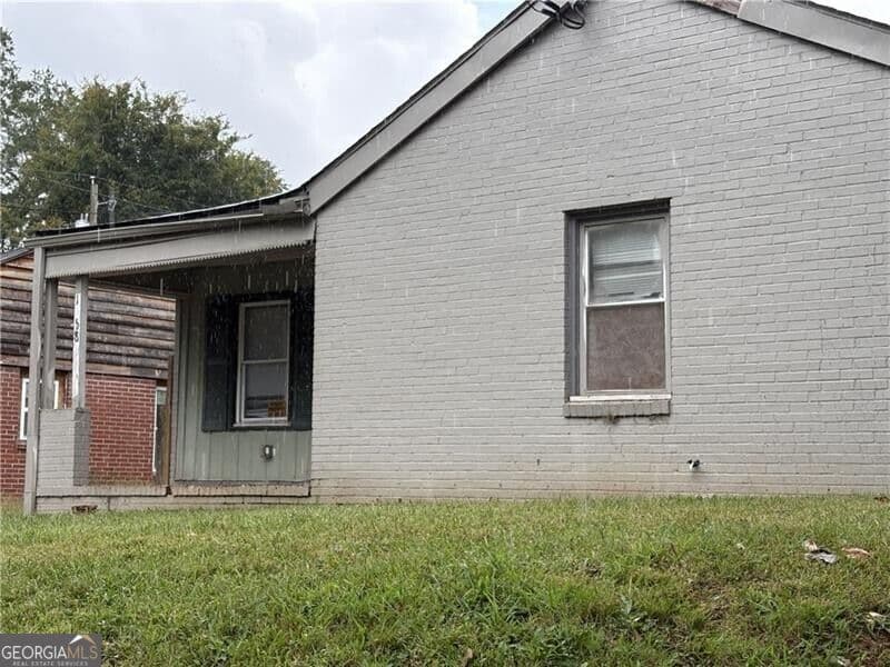 3 bedroom, 2 bathroom, 1,304 sq ft single family residence for sale at 1658 M L King Jr Drive, Atlanta, GA 30314 — photo 1 of 9