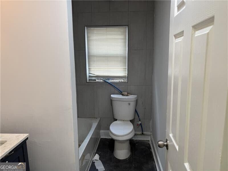 3 bedroom, 2 bathroom, 1,304 sq ft single family residence for sale at 1658 M L King Jr Drive, Atlanta, GA 30314 — photo 9