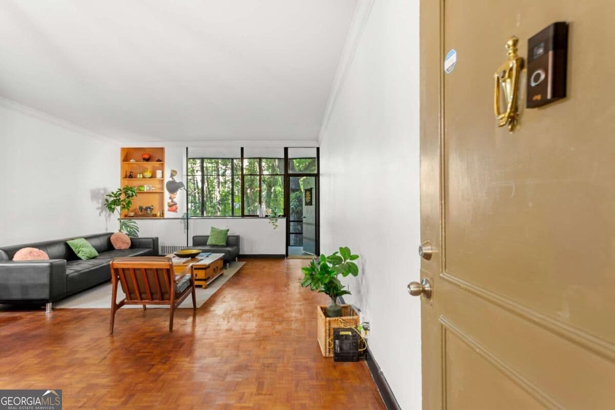 2 bedroom, 1 bathroom, 840 sq ft condominium for sale at 3060 Pharr Court North 216, Atlanta, GA 30305 — photo 2