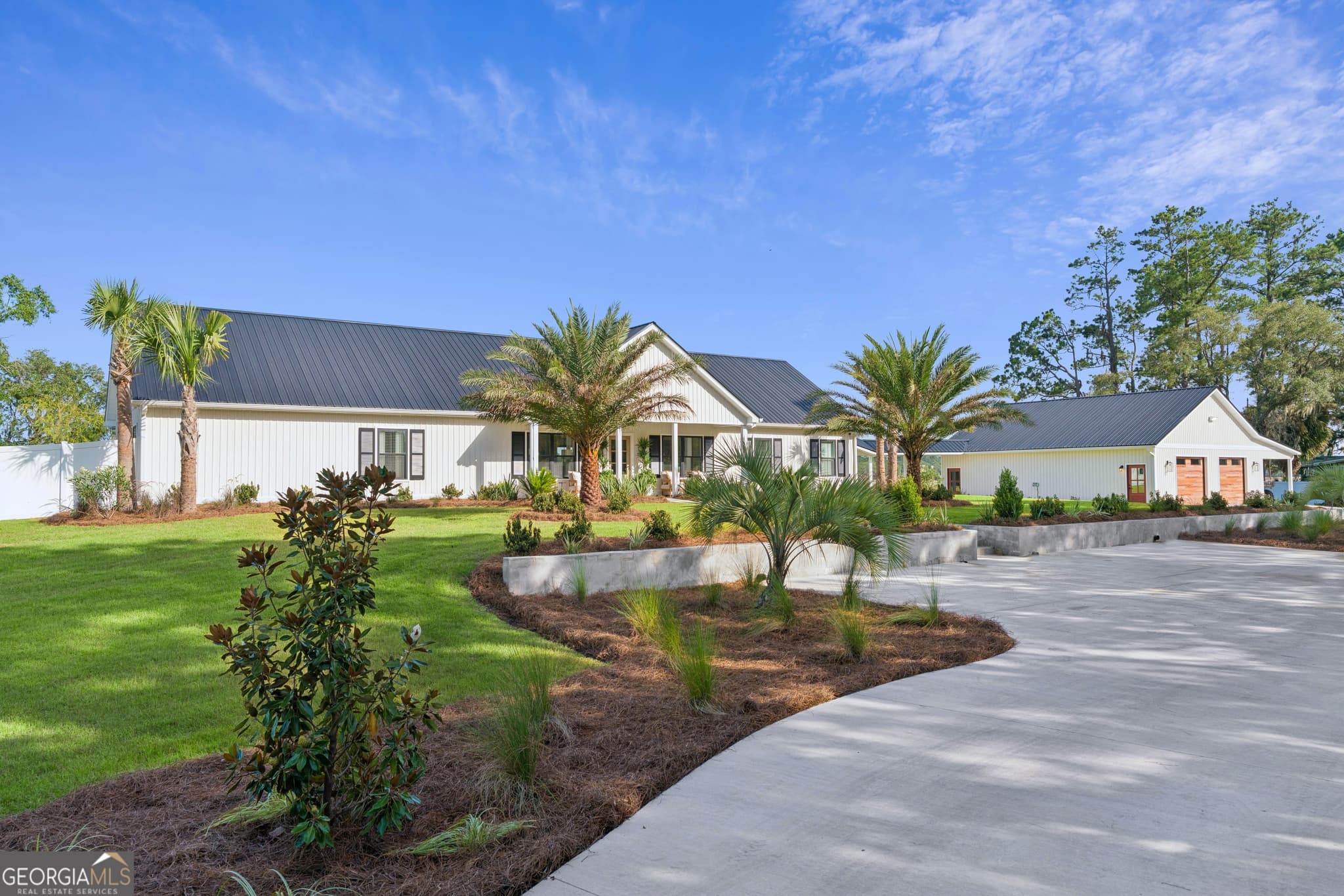 3 bedroom, 3 bathroom, 2,000 sq ft single family residence for sale at 5370 Shellman Bluff Road, Townsend, GA 31331 — photo 2