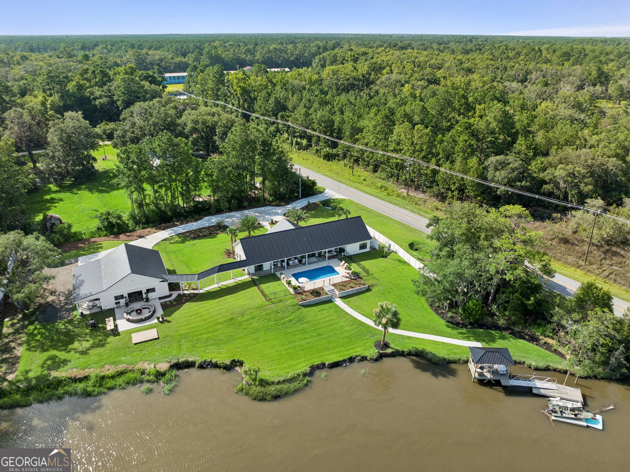 3 bedroom, 3 bathroom, 2,000 sq ft single family residence for sale at 5370 Shellman Bluff Road, Townsend, GA 31331 — photo 3