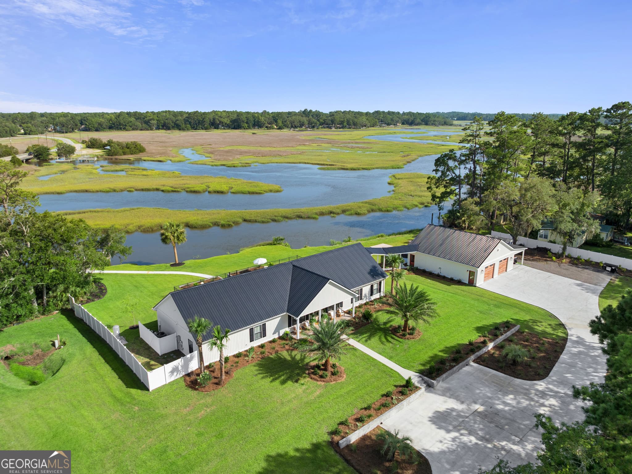 3 bedroom, 3 bathroom, 2,000 sq ft single family residence for sale at 5370 Shellman Bluff Road, Townsend, GA 31331
