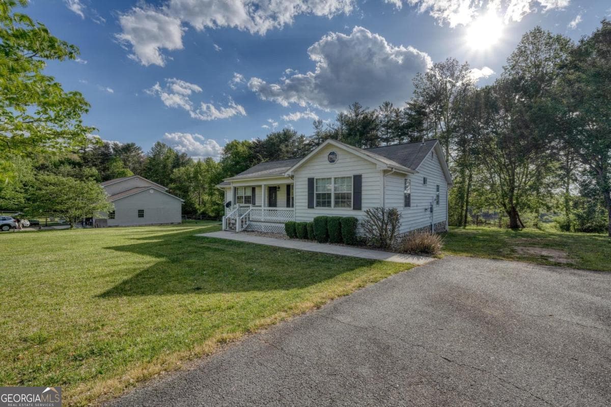 3 bedroom, 2 bathroom, 1,484 sq ft single family residence for sale at 1013 Bradley Road 4, Blairsville, GA 30512 — photo 4