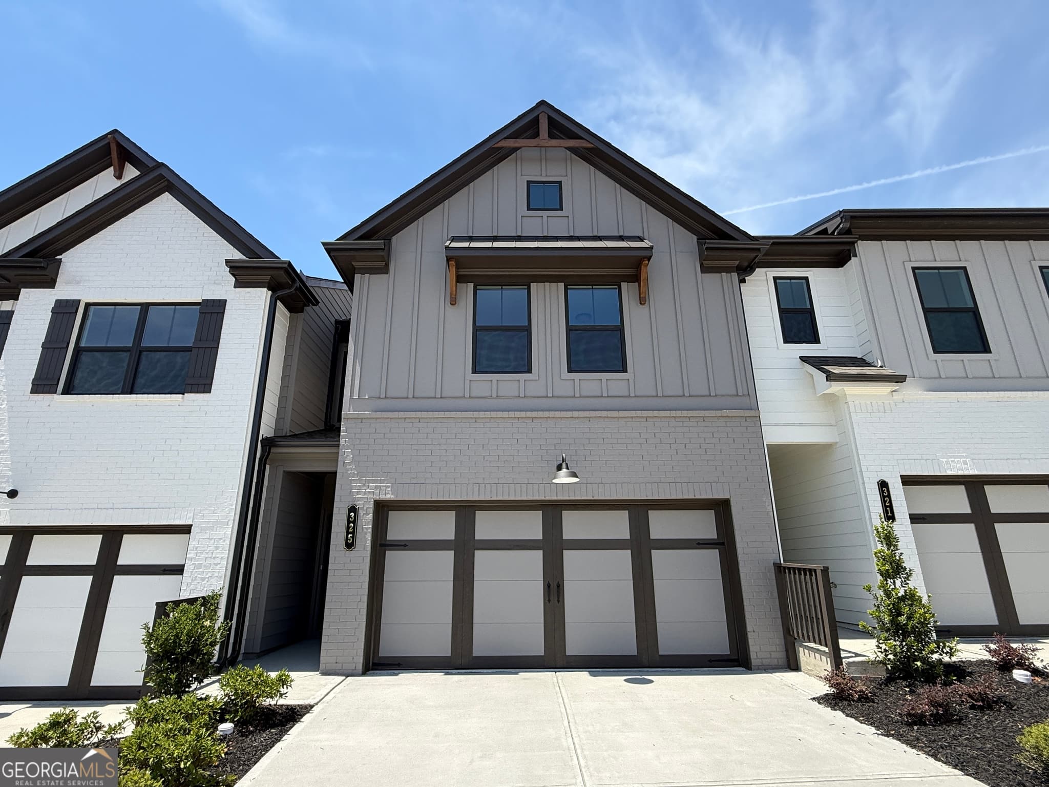 3 bedroom, 2.5 bathroom, 1,853 sq ft townhouse sold at 325 Brook Landing Circle, Auburn, GA 30011